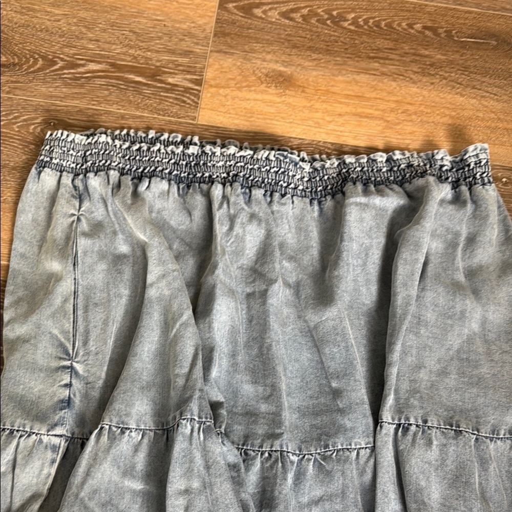 Tiered Denim Blue Women's Skirt with ruffled waistband. Pockets! Size 3X. - Picture 2 of 5